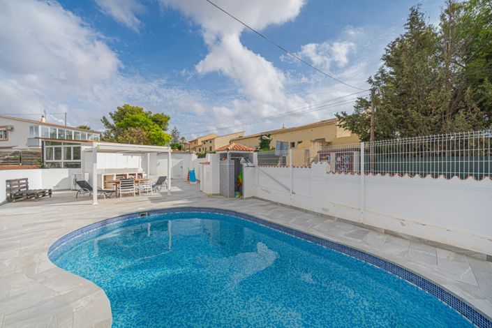 Image No.3-5 Bed Villa for sale