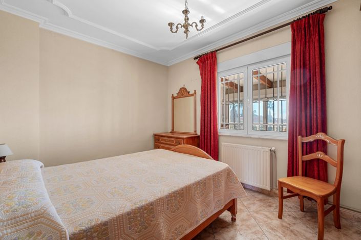Image No.24-7 Bed Chalet for sale
