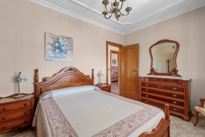 Image No.32-7 Bed Chalet for sale