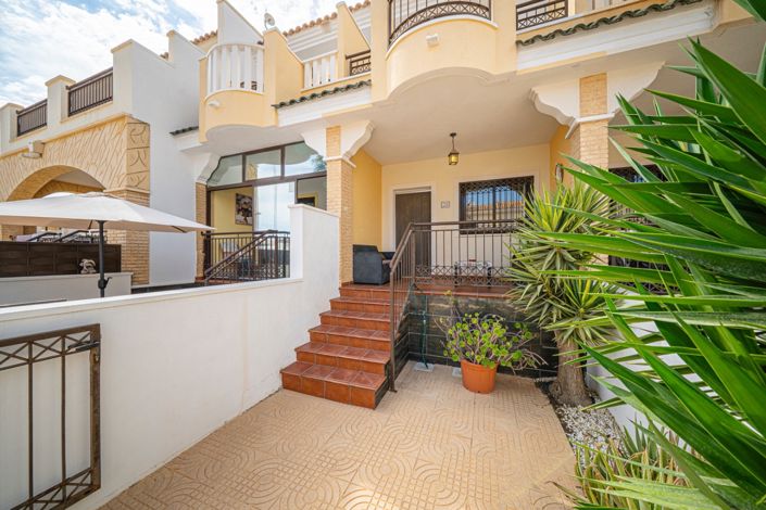 Image No.33-2 Bed Townhouse for sale