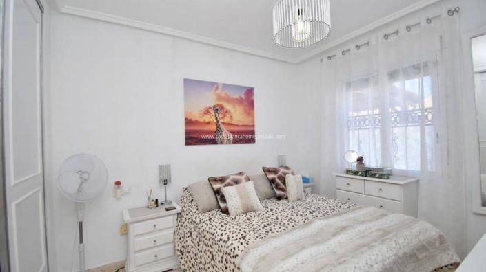 Image No.13-2 Bed Bungalow for sale