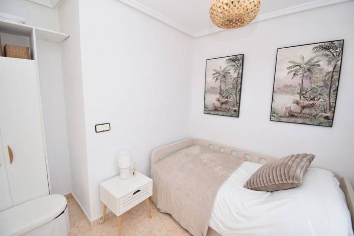 Image No.12-3 Bed Townhouse for sale