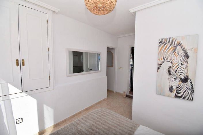 Image No.14-3 Bed Townhouse for sale