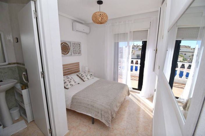 Image No.16-3 Bed Townhouse for sale