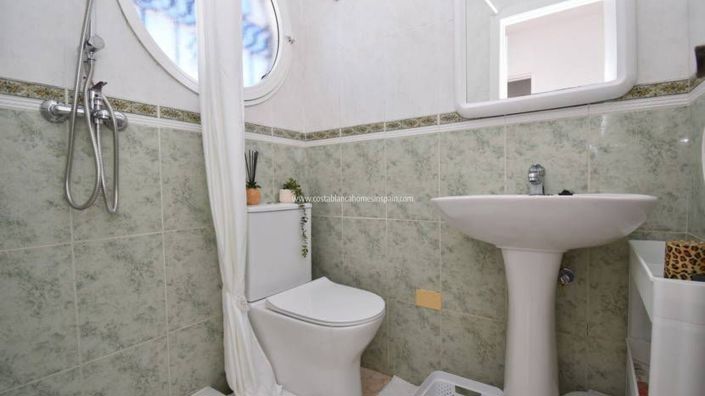 Image No.18-3 Bed Townhouse for sale