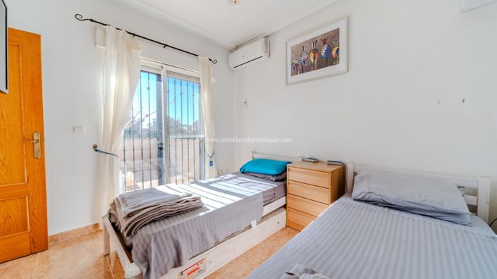 Image No.17-3 Bed Villa for sale