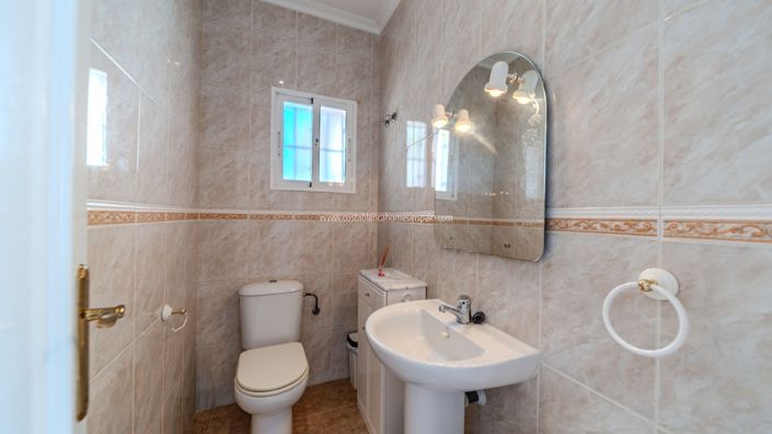 Image No.20-3 Bed Villa for sale