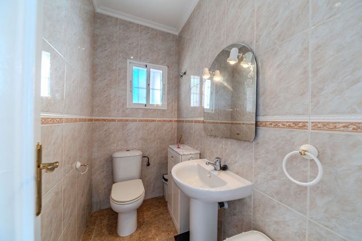 Image No.20-3 Bed Villa for sale