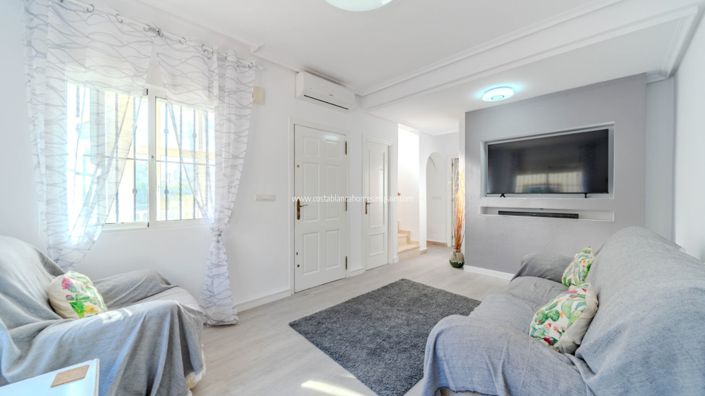 Image No.3-3 Bed Villa for sale