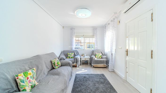 Image No.4-3 Bed Villa for sale