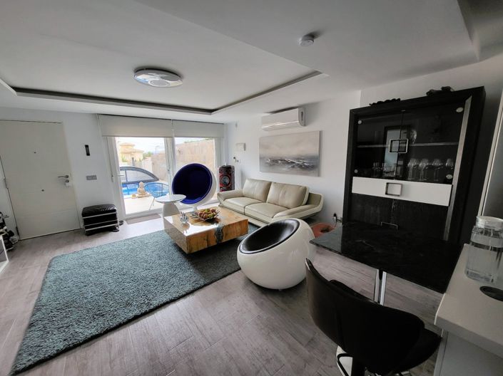 Image No.1-3 Bed Property for sale