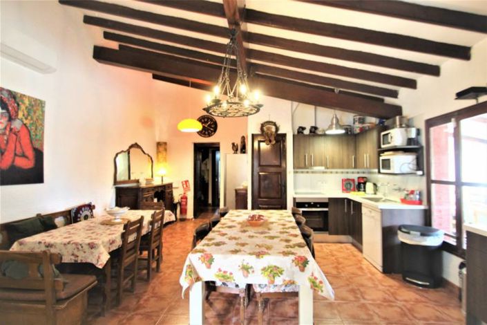 Image No.13-9 Bed Property for sale