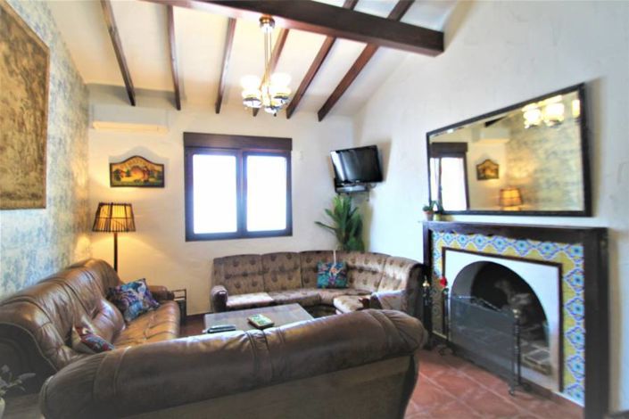 Image No.14-9 Bed Property for sale