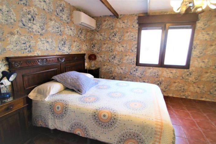 Image No.19-9 Bed Property for sale