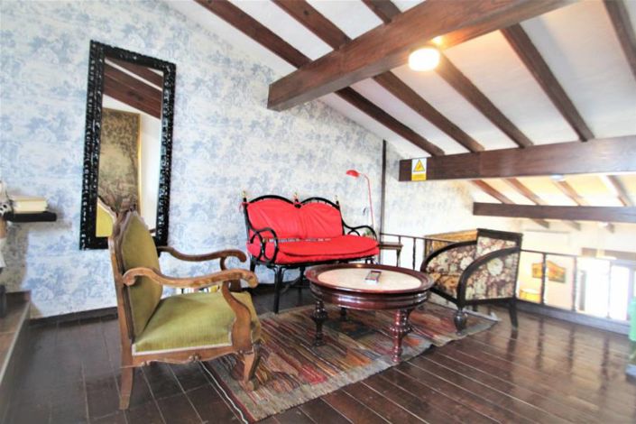 Image No.26-9 Bed Property for sale