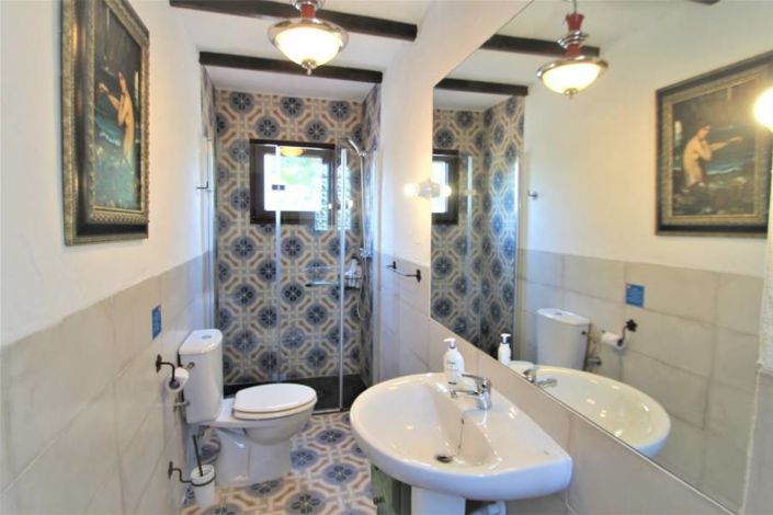 Image No.29-9 Bed Property for sale