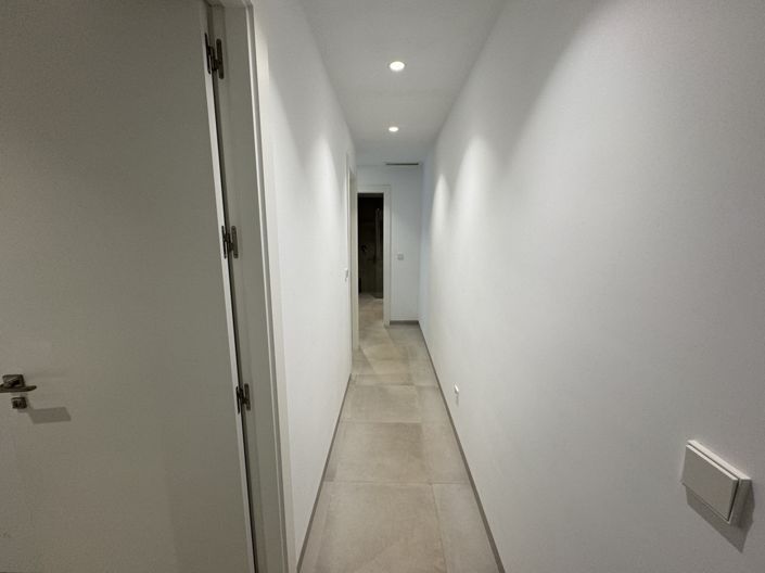 Image No.11-3 Bed Property for sale