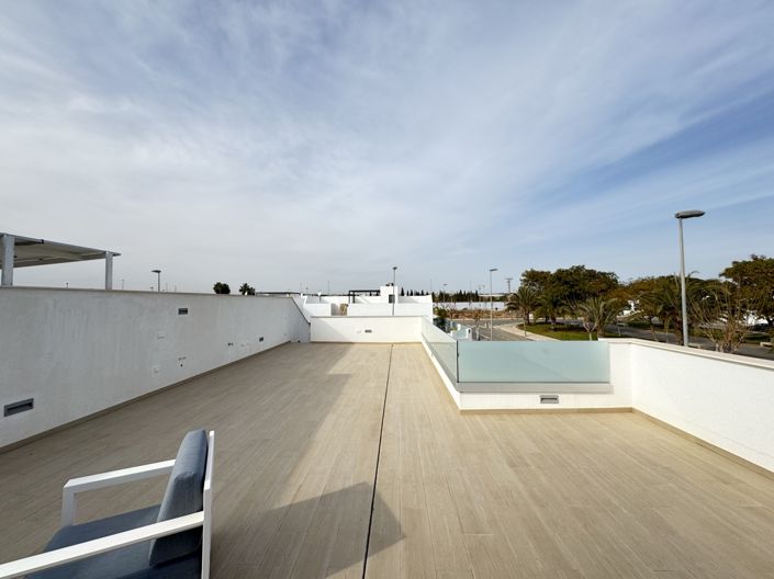 Image No.4-3 Bed Property for sale