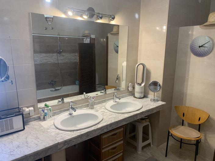 Image No.13-4 Bed Property for sale