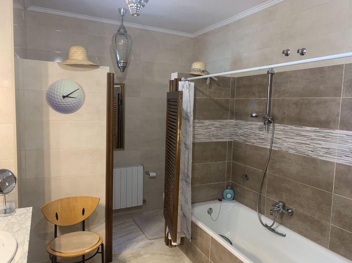 Image No.14-4 Bed Property for sale