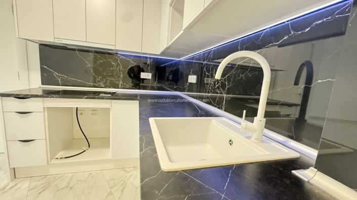 Image No.8-2 Bed Apartment for sale