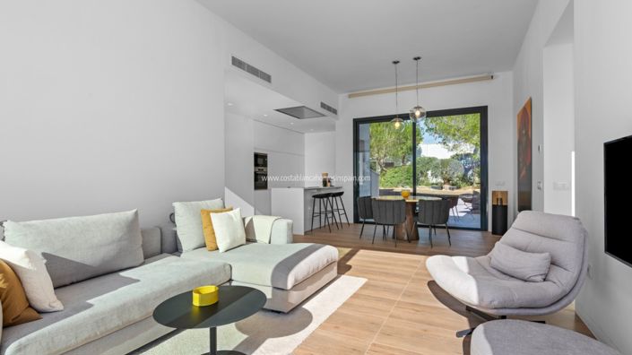 Image No.18-4 Bed Villa for sale