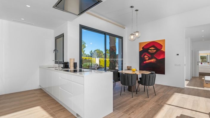 Image No.20-4 Bed Villa for sale