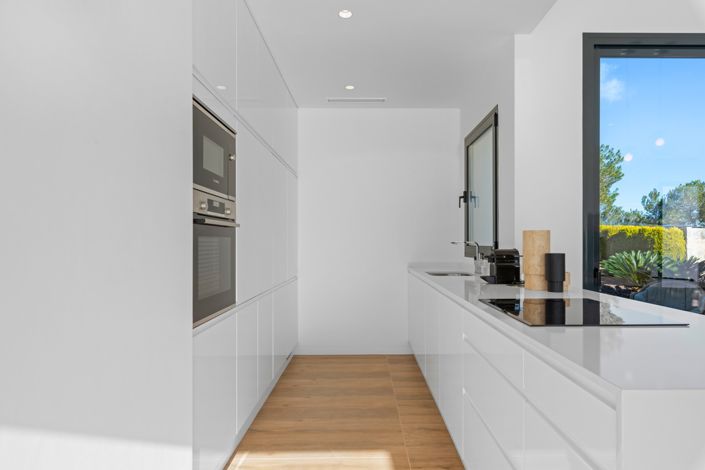 Image No.21-4 Bed Property for sale