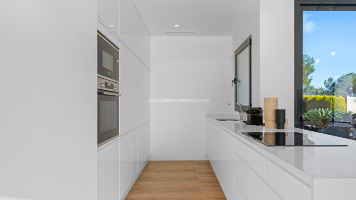 Image No.21-4 Bed Villa for sale