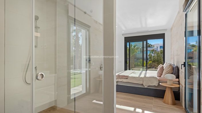 Image No.28-4 Bed Villa for sale