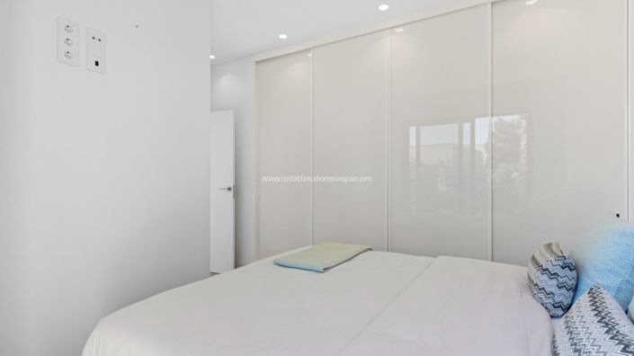 Image No.35-4 Bed Villa for sale