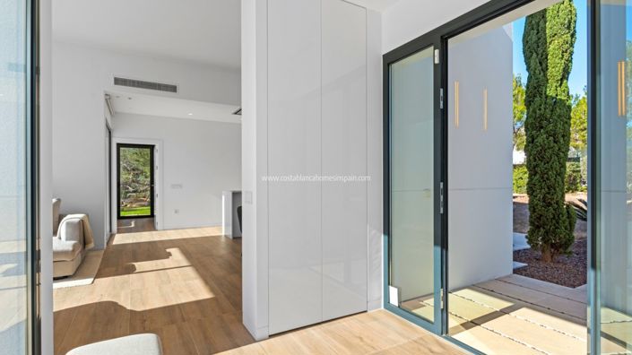 Image No.36-4 Bed Villa for sale