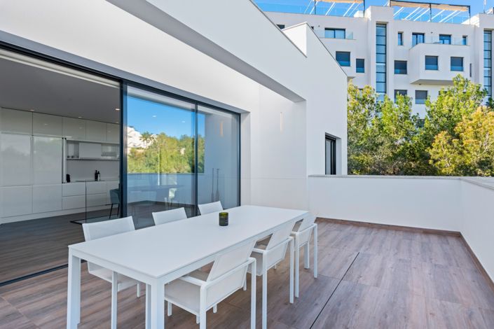 Image No.23-4 Bed Property for sale