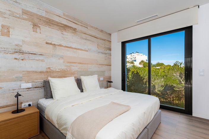 Image No.24-4 Bed Property for sale