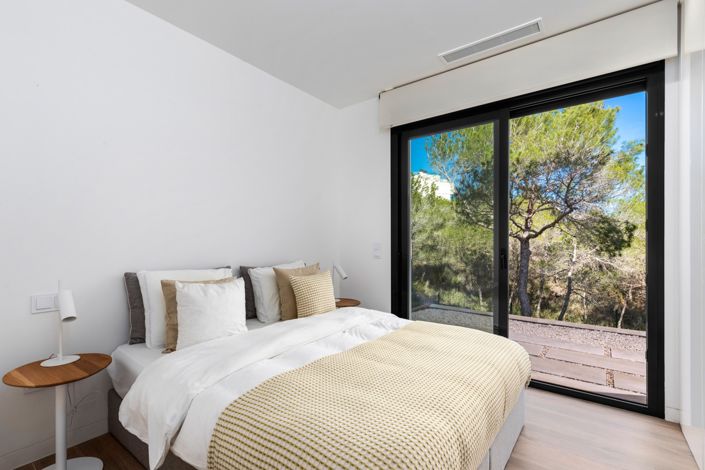 Image No.31-4 Bed Property for sale