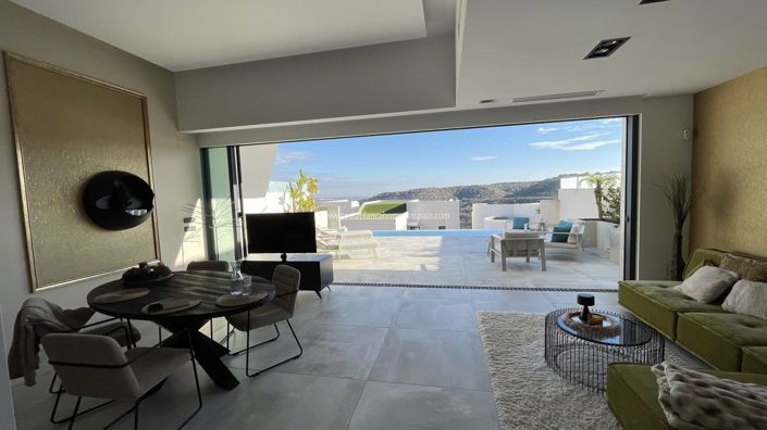 Image No.10-4 Bed Villa for sale