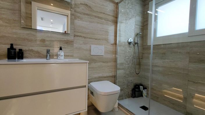 Image No.14-3 Bed Property for sale