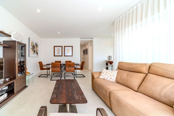 Image No.12-2 Bed Apartment for sale