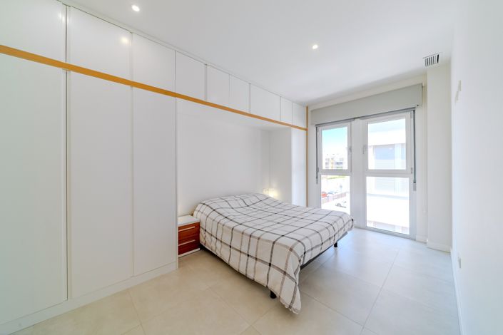 Image No.20-2 Bed Apartment for sale