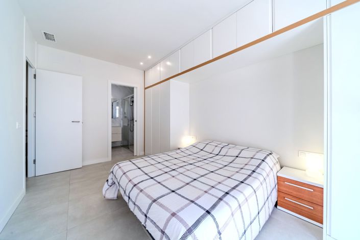 Image No.21-2 Bed Apartment for sale