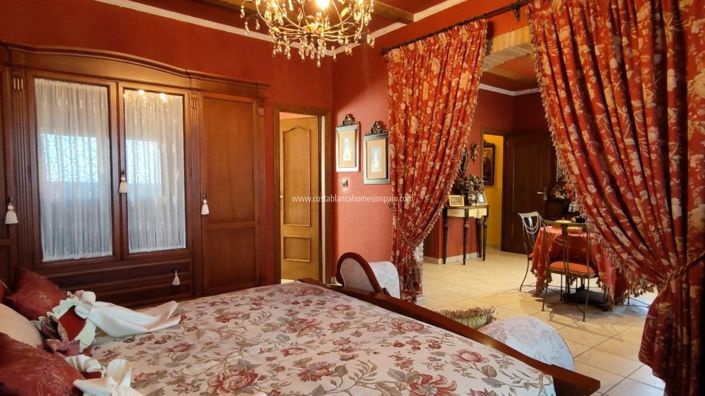 Image No.10-4 Bed Finca for sale