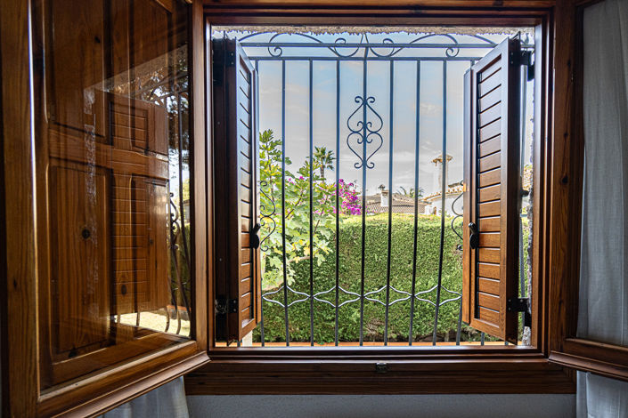 Image No.17-4 Bed Property for sale