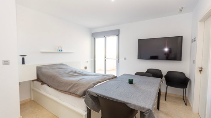 Image No.23-2 Bed Apartment for sale