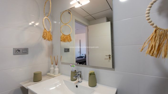 Image No.28-2 Bed Apartment for sale