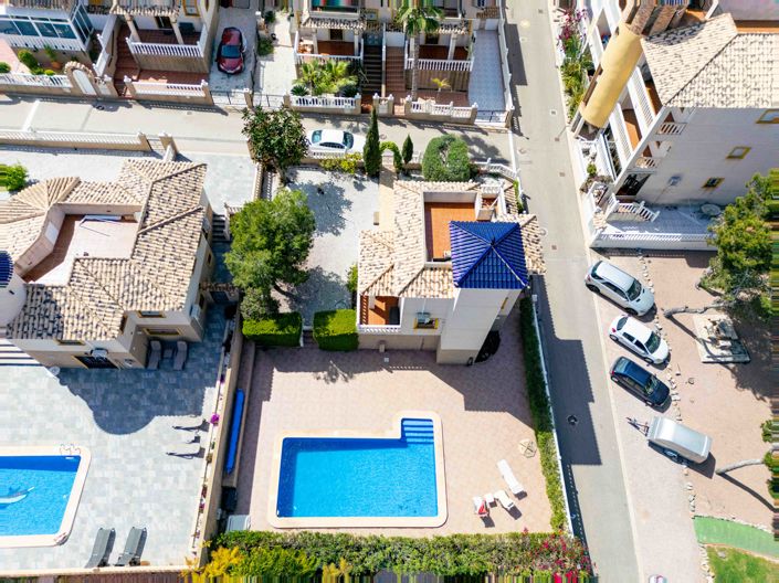 Image No.1-3 Bed Villa for sale