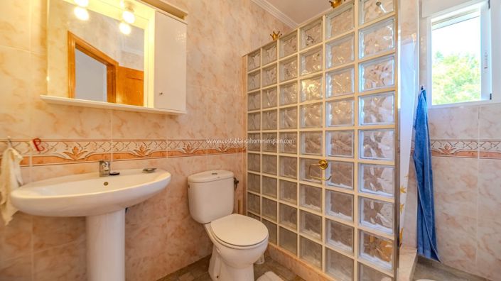 Image No.17-3 Bed Villa for sale