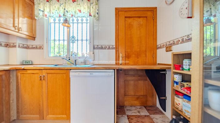 Image No.28-3 Bed Villa for sale