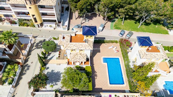 Image No.3-3 Bed Villa for sale