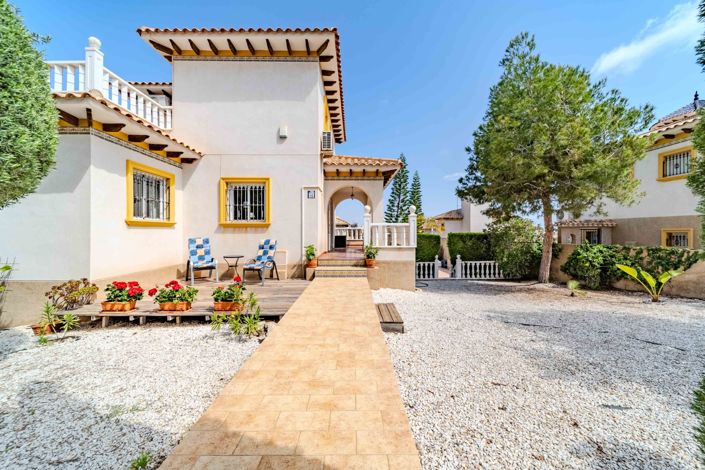 Image No.3-3 Bed Villa for sale