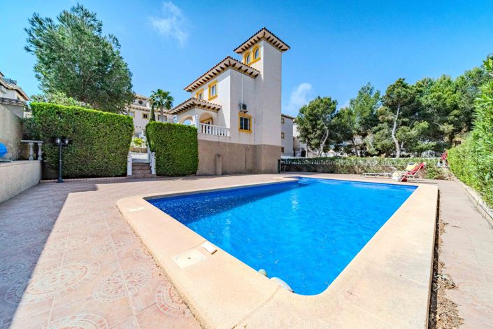 Image No.1-3 Bed Villa for sale